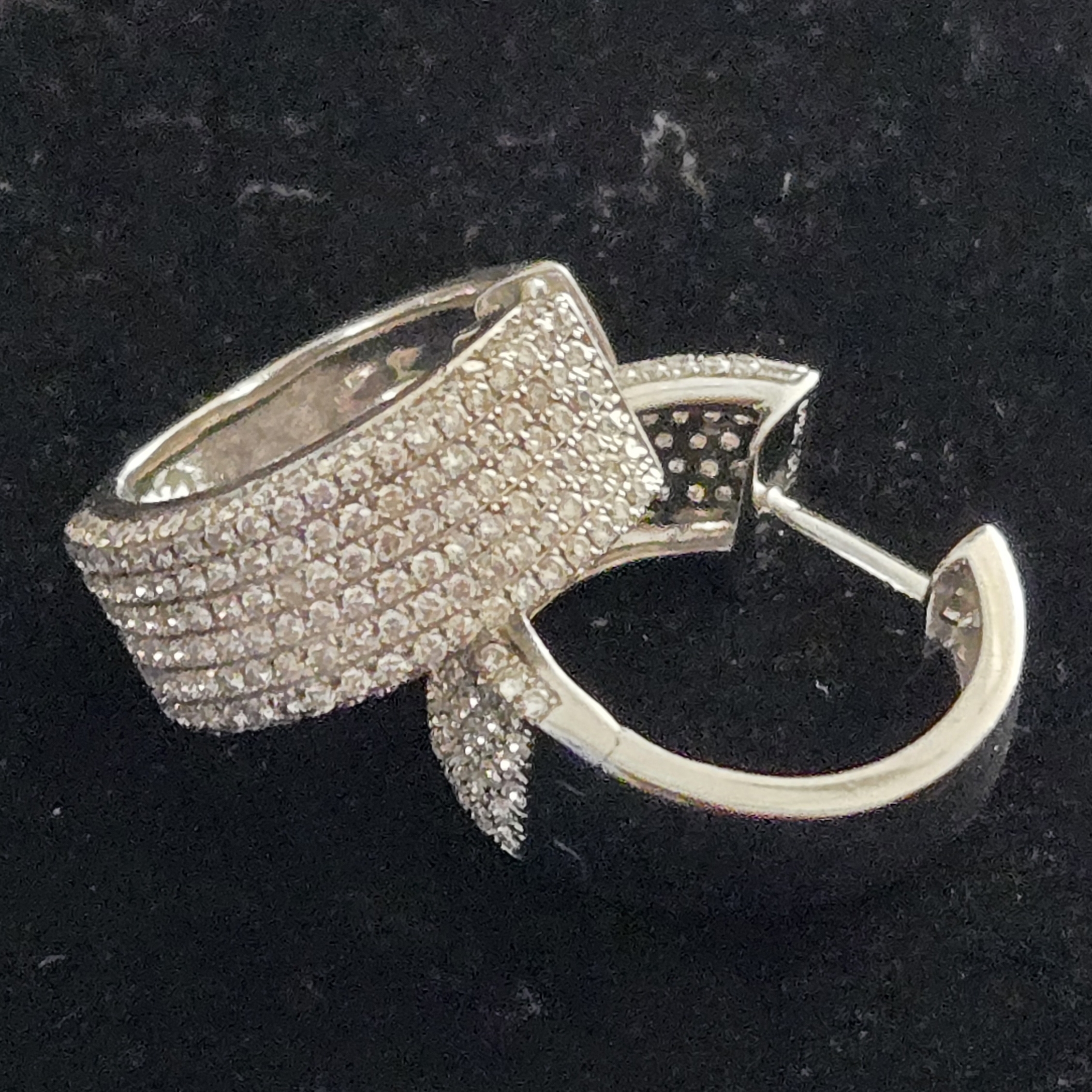 Elegant 14 Kt White Gold Hoop Earrings
